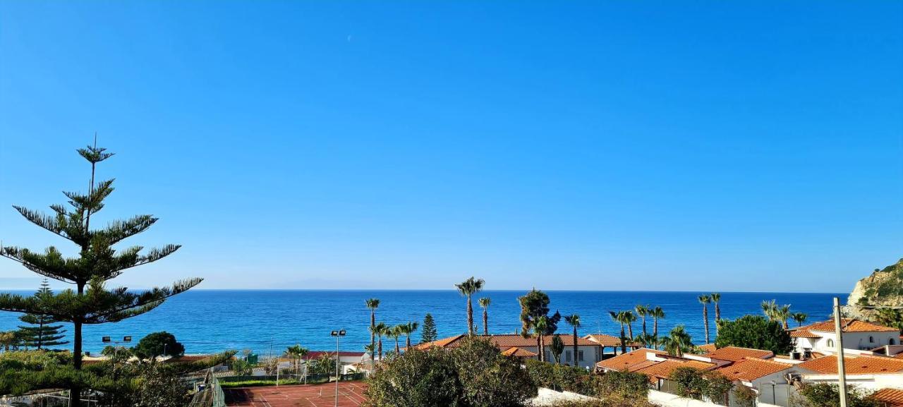 Ninfa Sul Mare Apartments 50 M E T R I Dal Mare Best Breakfast And Free Parking Capo Vaticano Exterior foto
