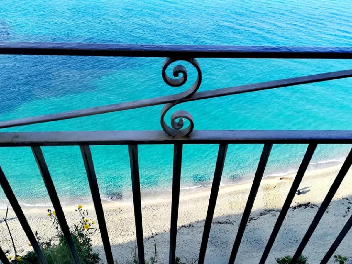 Ninfa Sul Mare Apartments 50 M E T R I Dal Mare Best Breakfast And Free Parking Capo Vaticano Exterior foto